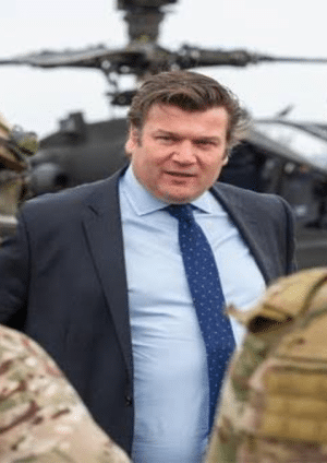 وزير الجيوش البريطاني جيمس هيبي