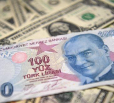 الليرة التركية مقابل الدولار