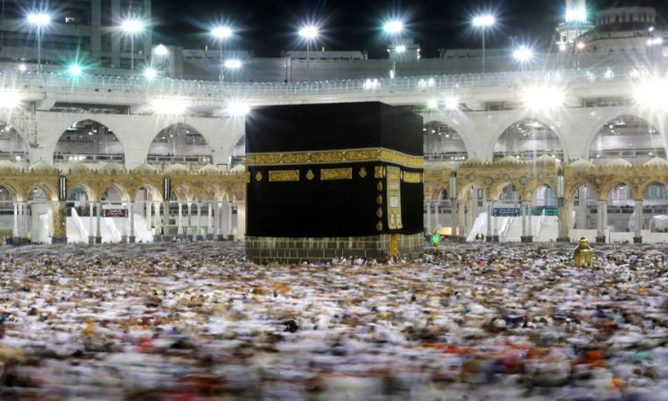 السعودية ترفع سقف الحج وتخفف قيود كوفيد